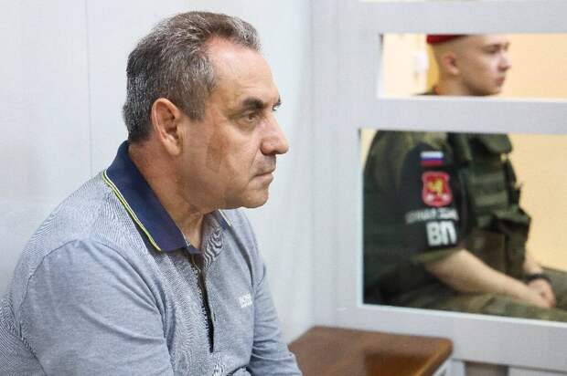 Замком ЛенВО под следствием потратил 1,5 млн рублей на поминки последнего маршала СССР