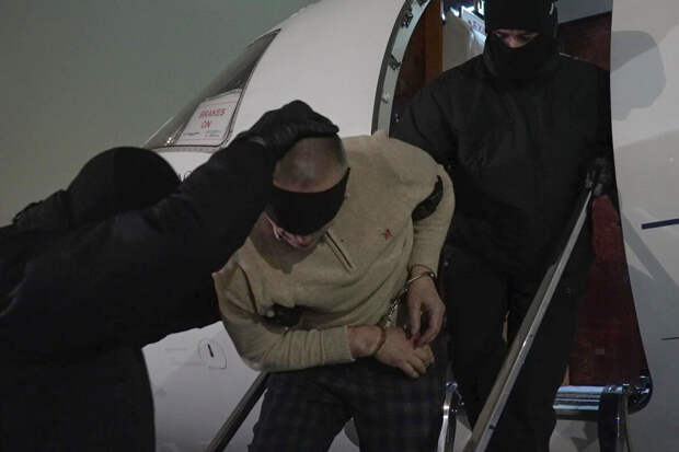 "Известия": стрелявший в генерала Алексеева знаком с пособником минимум 20 лет