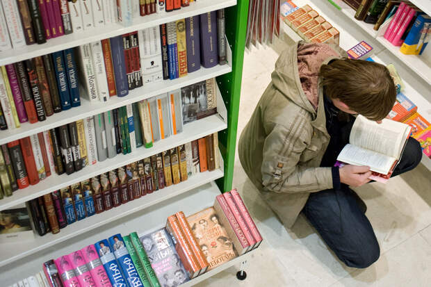 Книги писателей Горького и Пелевина возглавили список самой тревожной литературы