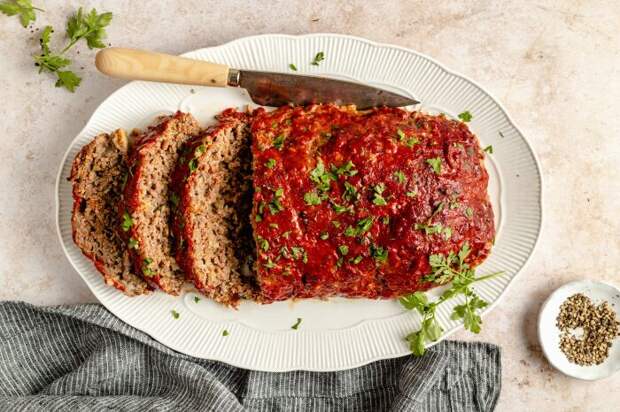 Домашний мясной рулет. \ Фото: thedefineddish.com.