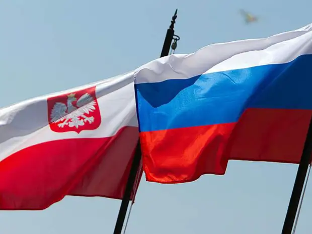 Посол РФ в Польше получил ноту о высылке 45 российских дипломатов