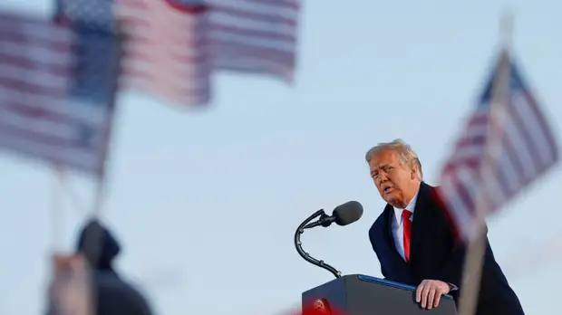 Трамп пообещал сторонникам вернуться «в том или ином виде»