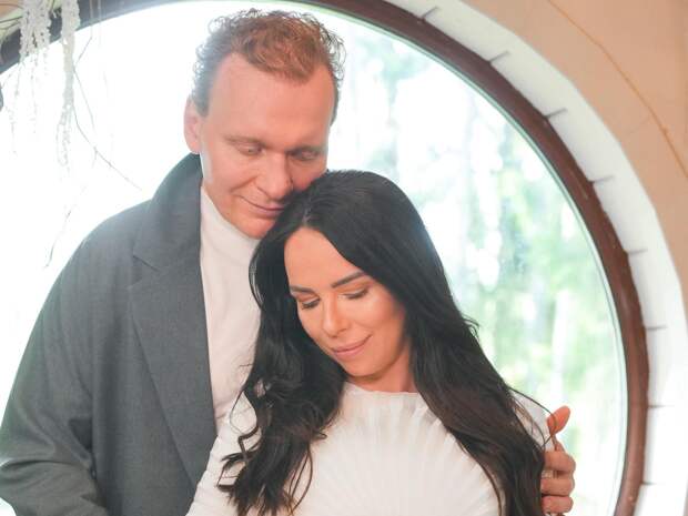 Сафронов, победивший рак, о беременности жены: «Мы сделали анализ на Кипре»