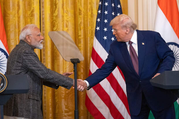Трамп провел телефонный разговор с премьером Индии Моди