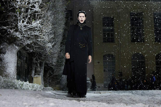 Модный показ с Мэрилином Мэнсоном развеселил русскоязычных зрителей