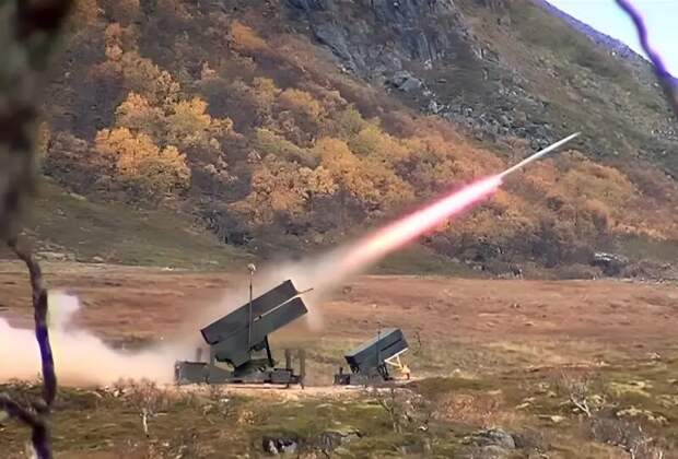 Срочное изыскание дополнительных зенитно-ракетных систем для закрытия зияющих брешей в системе украинской ПВО встало сейчас перед НАТО первостепенной задачей.