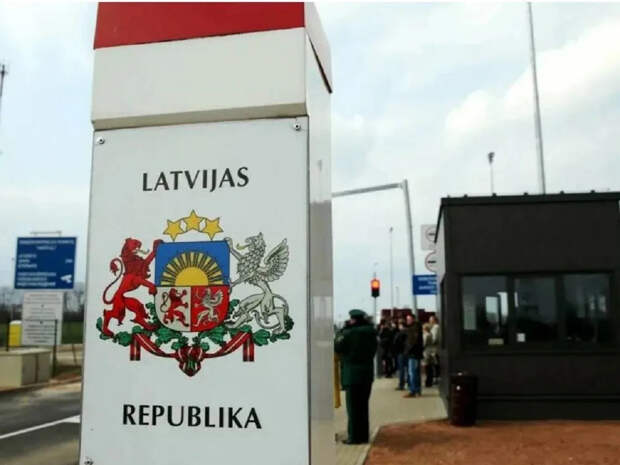 Латвия достроила на границе с Россией 280-километровый забор