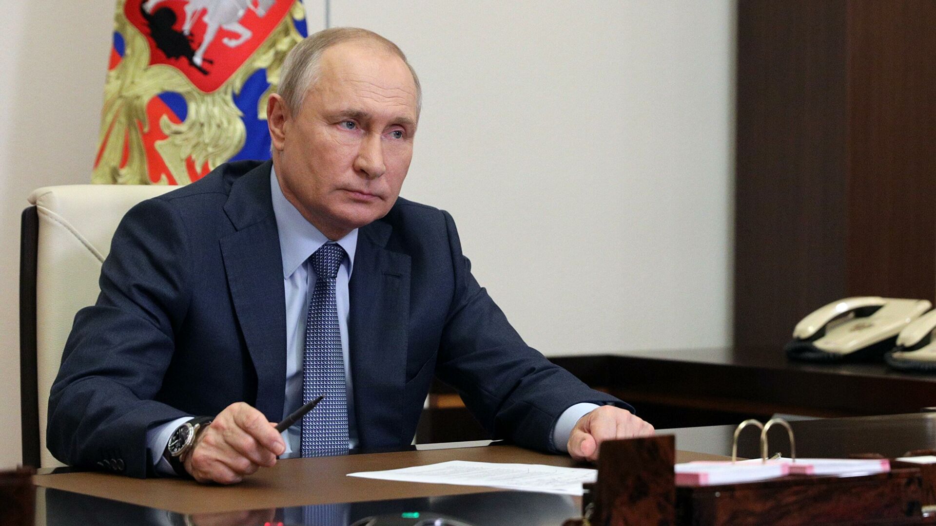 Путин отметил важность поднятия имиджа социального работника 