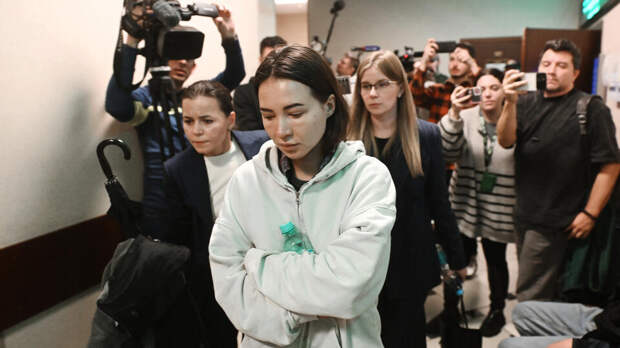 Суд приостановил производство по делу Лерчек из-за ее болезни