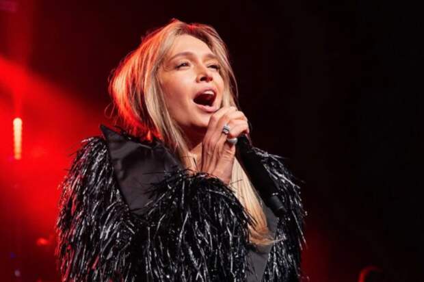 Вера Брежнева закончила карьеру Брежневой и стала петь на мове под ником Vira