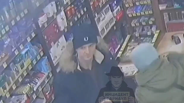 В Барнауле ищут мужчину, забравшего чужой кошелек с 62 тыс. рублей