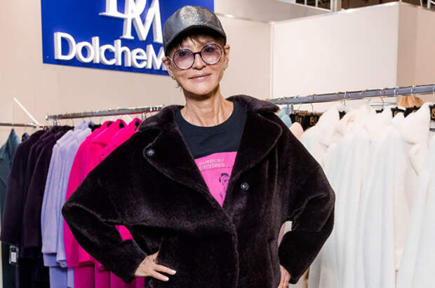 Ирина Хакамада, Ольга Кабо, Стефания Маликова и другие посетили модную выставку в Москве