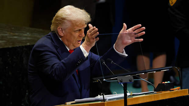 Трамп: Израиль должен немедленно прекратить бомбардировки сектора Газа