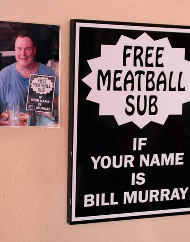 Странное предложение: бесплатный сэндвич для Билла Мюррея.
