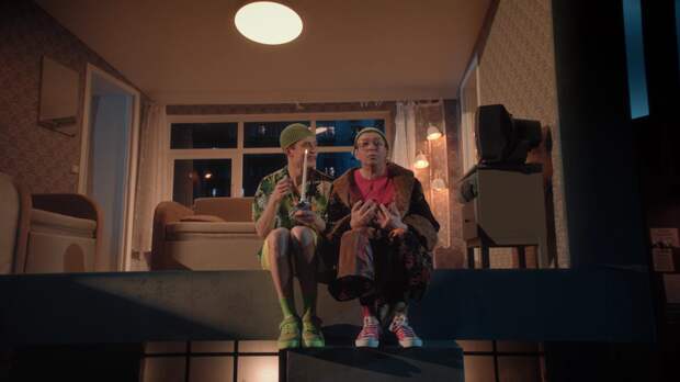 Кашу варили, деток кормили: «Жил. Был. Дом.» — киноспектакль с актерами МХТ им. Чехова