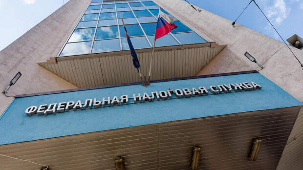 Эксперт рассказал, кому в мае могут заблокировать счета