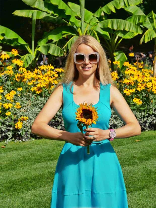 11 Simple Ways to Make Someone Smile Today (That Cost Little or Nothing)