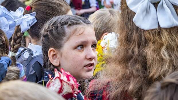 Остались ни с чем: армянские школьники будут учиться без учебников