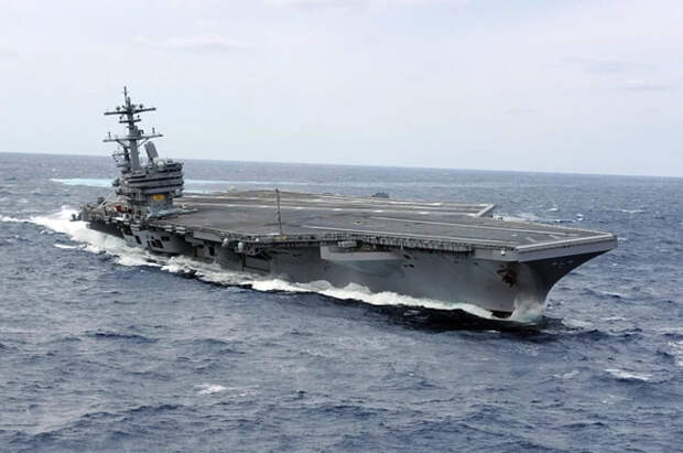 Превратят в решето: Иран летит навстречу авианосцу США в Ормузском проливе