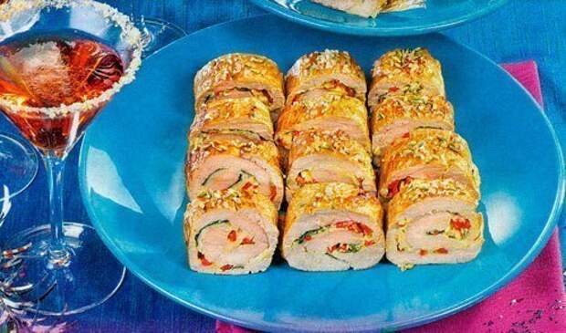 Куриные рулетики в кунжуте с сыром и перцем