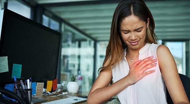6 признаков сердечного приступа у женщин, которые трудно распознать