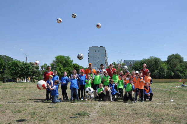 Российские военнослужащие в Приднестровье организовали праздник в День защиты детей