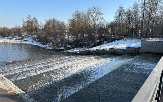 В Петербурге к пропуску талых вод подготовили свыше 150 гидросооружений