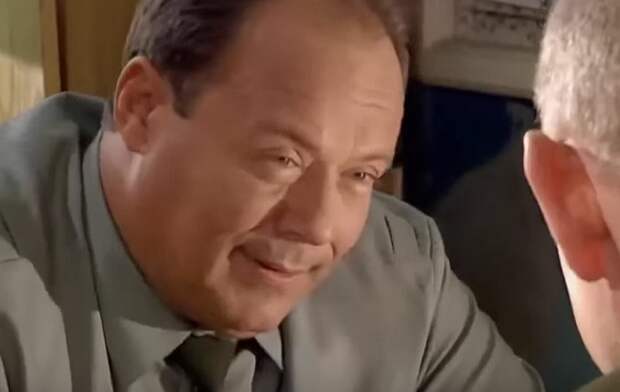 Актера Маклакова экстренно госпитализировали из-за катаракты