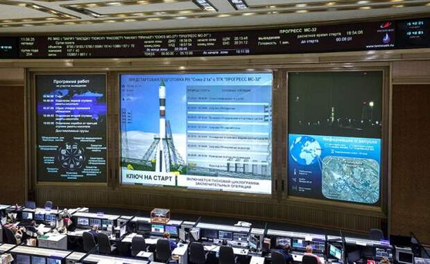 Пока Маск ставит на конвейер ракеты для бесперебойной поставки грузов на Марс, «Роскосмос» набирает добровольцев в отряд космонавтов