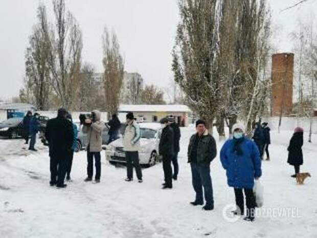 Харьковская область без отопления в мороз и снег: люди перекрыли дорогу