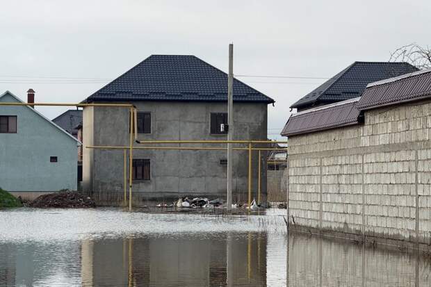 ВСКС и «Молодежка Народного Фронта» ликвидируют последствия паводка в Дагестане