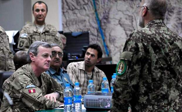 Имена и фамилии законной цели: Генералы и адмиралы НАТО перебираются в Киев, чтобы больнее бить по России