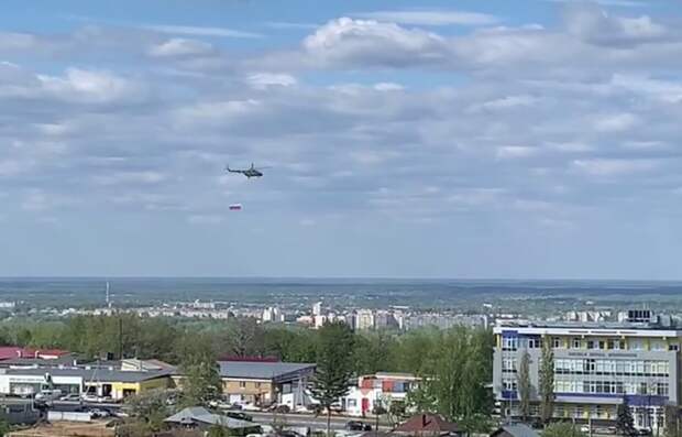 Военные вертолеты заметили в небе над Нижним Новгородом