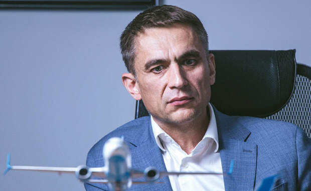 Дмитрий Тыщук — генеральный директор авиакомпании «Победа» с 16 августа 2022 года. Дмитрий Тыщук — генеральный директор авиакомпании «Победа» с 16 августа 2022 года.