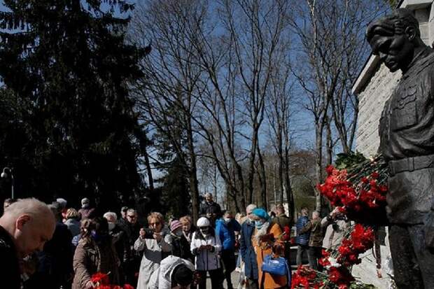 За празднование 9 мая в Эстонии предложили лишать гражданства