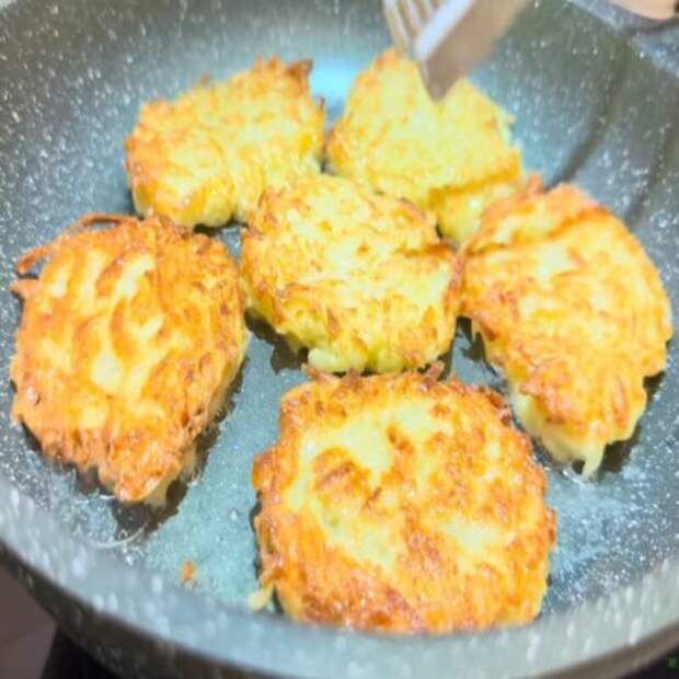 Секрет идеальных драников из детства: хруст, который слышно за соседним столом. Рецепт от бабушки