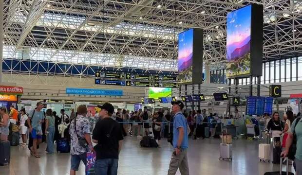 Десять часов тревоги! Десятки рейсов застряли в Краснодаре и Сочи