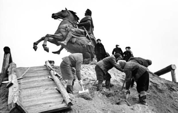 Музей истории Санкт-Петербурга выпустил подкаст о восстановлении города после блокады