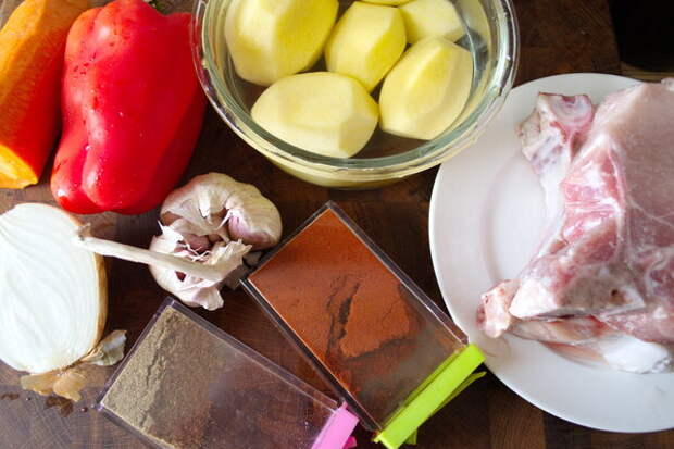 Кориандр и копченая паприка не обязательны, но с ними вкуснее.