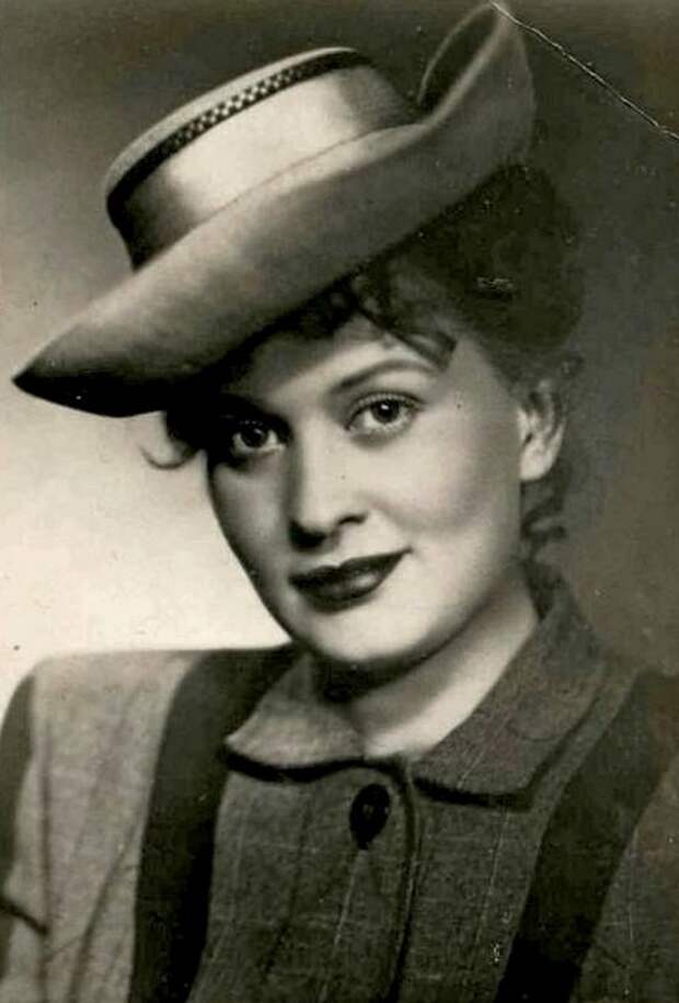 Нина Алисова