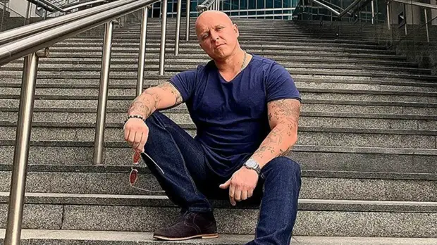 Владислав Манин рассказал подробности об избиении у ТЦ в Москве