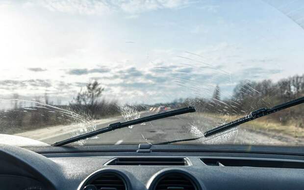 Зима и грязь не помеха — продлеваем жизнь «дворникам»!