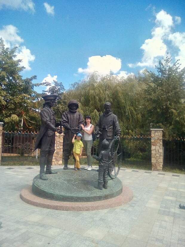 Русским путешественникам посвящается... Колесо истории Русским путешественникам посвящается... Колесо истории