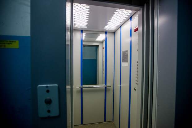 45 лифтов в 22 домах в Евпатории должны заменить до конца года