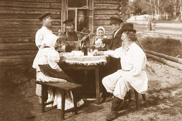 Чем питались русские крестьяне двести лет назад: щи с салом, картошка и черный хлеб