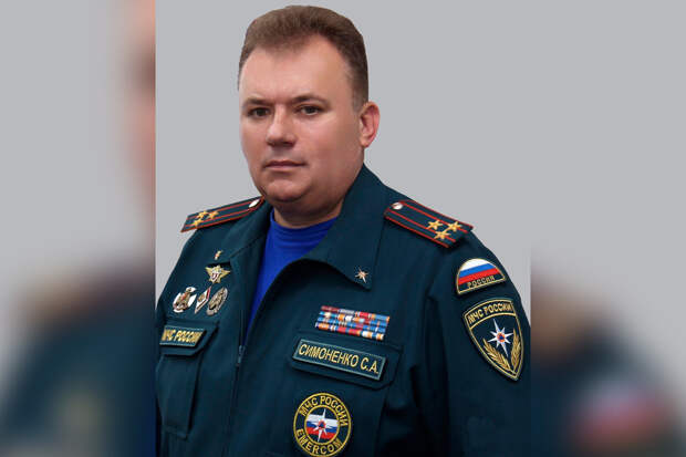 Из последних новостей: Басманный суд отправил за решетку заместителя начальника Главного управления МЧС по Краснодарскому краю Сергея Симоненко.-3