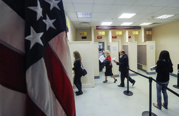 Жесткие ответные меры парализовали работу посольства США. Кремль запретил нанимать россиян на работу.