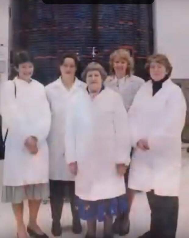 Ивонн Брилл с женщинами-учёными. / Фото: www.youtube.com