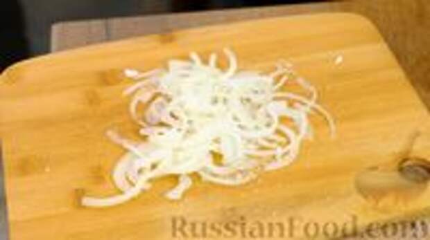 Фото приготовления рецепта: Шпинатные блинчики с начинкой из сельди - шаг №7
