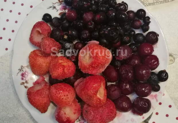 Полезные фрукты и ягоды в рационе
